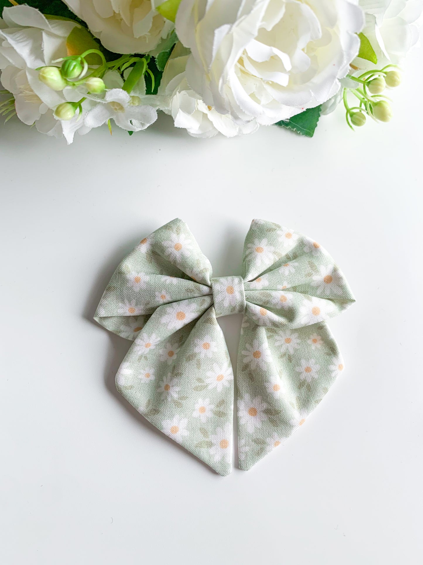 Daisy chain sailor bow