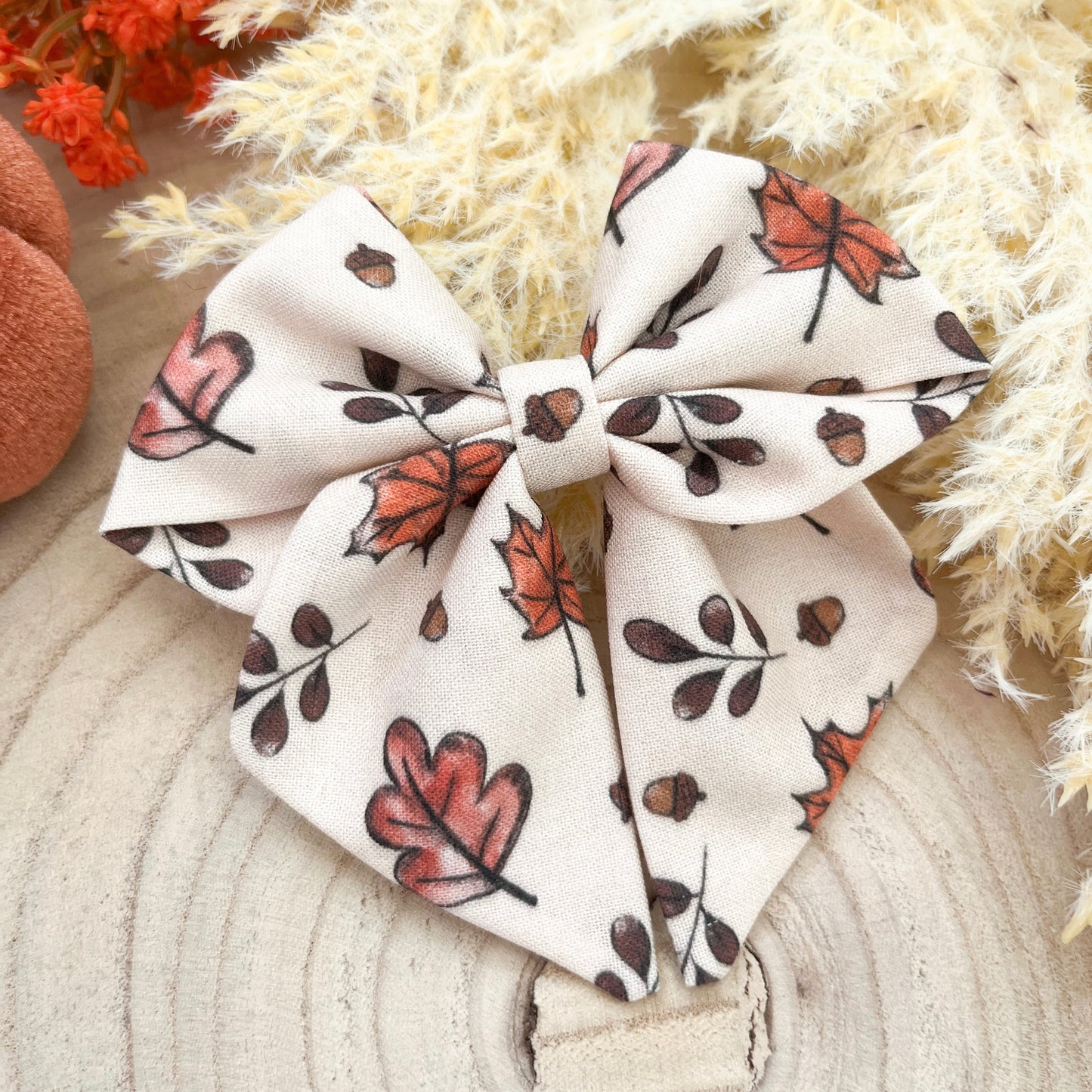 Acorn sailor bow